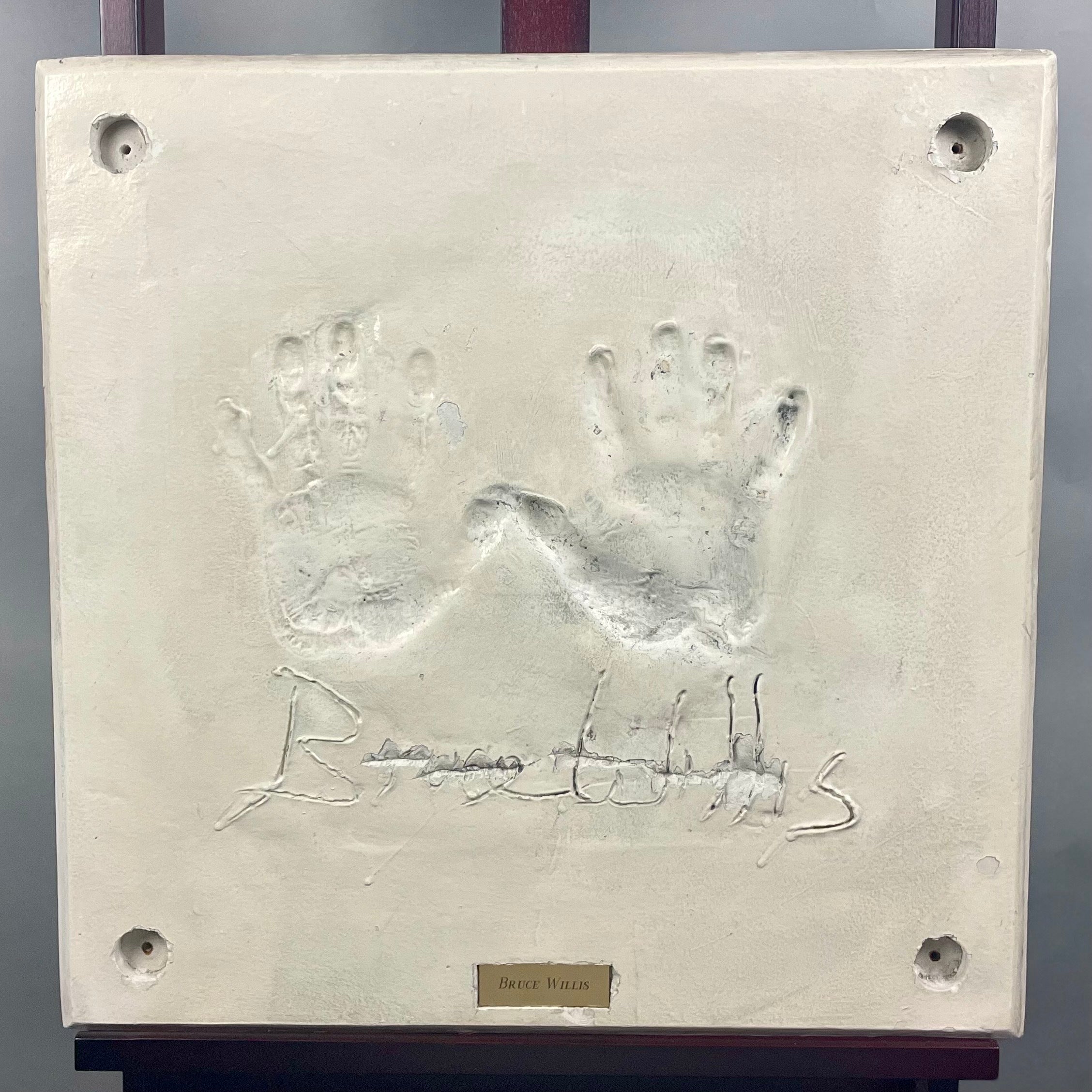 PLANET HOLLYWOOD SEATTLE Bruce Willis Celebrity Hand Cast